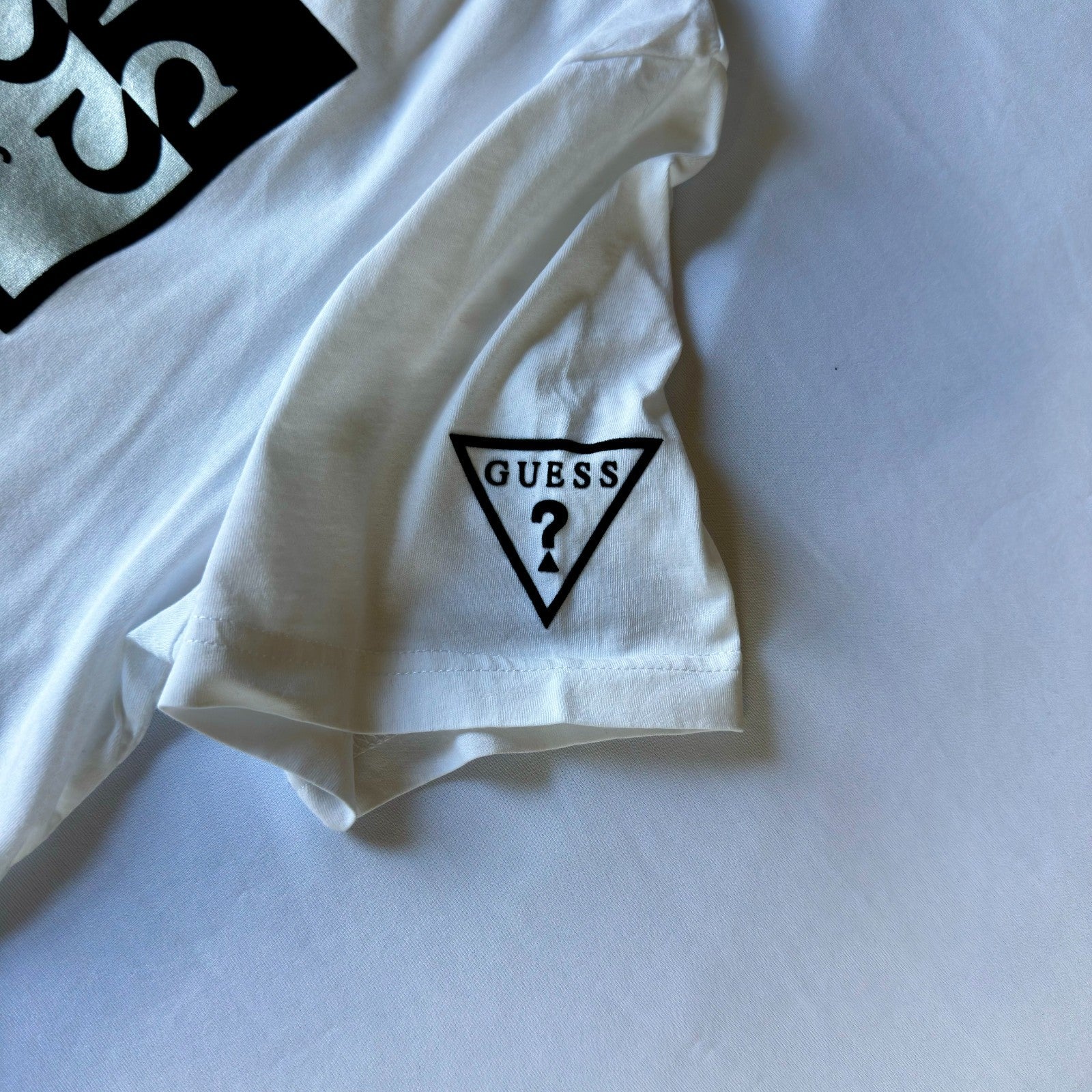 Guesse Los Angeles men's Crew Neck Logo T-Shirt, Size M
