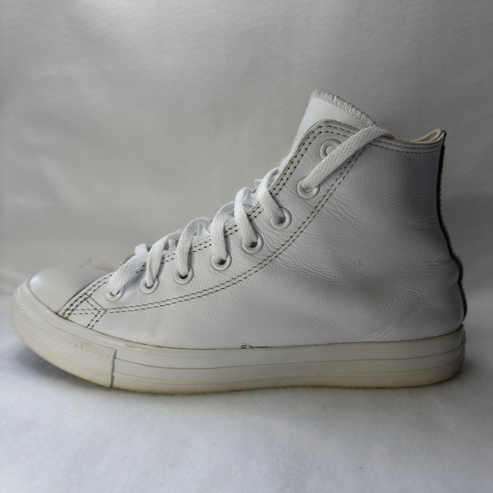 Converse Chuck Taylor All Star Leather Shoes White Size 7.5 US