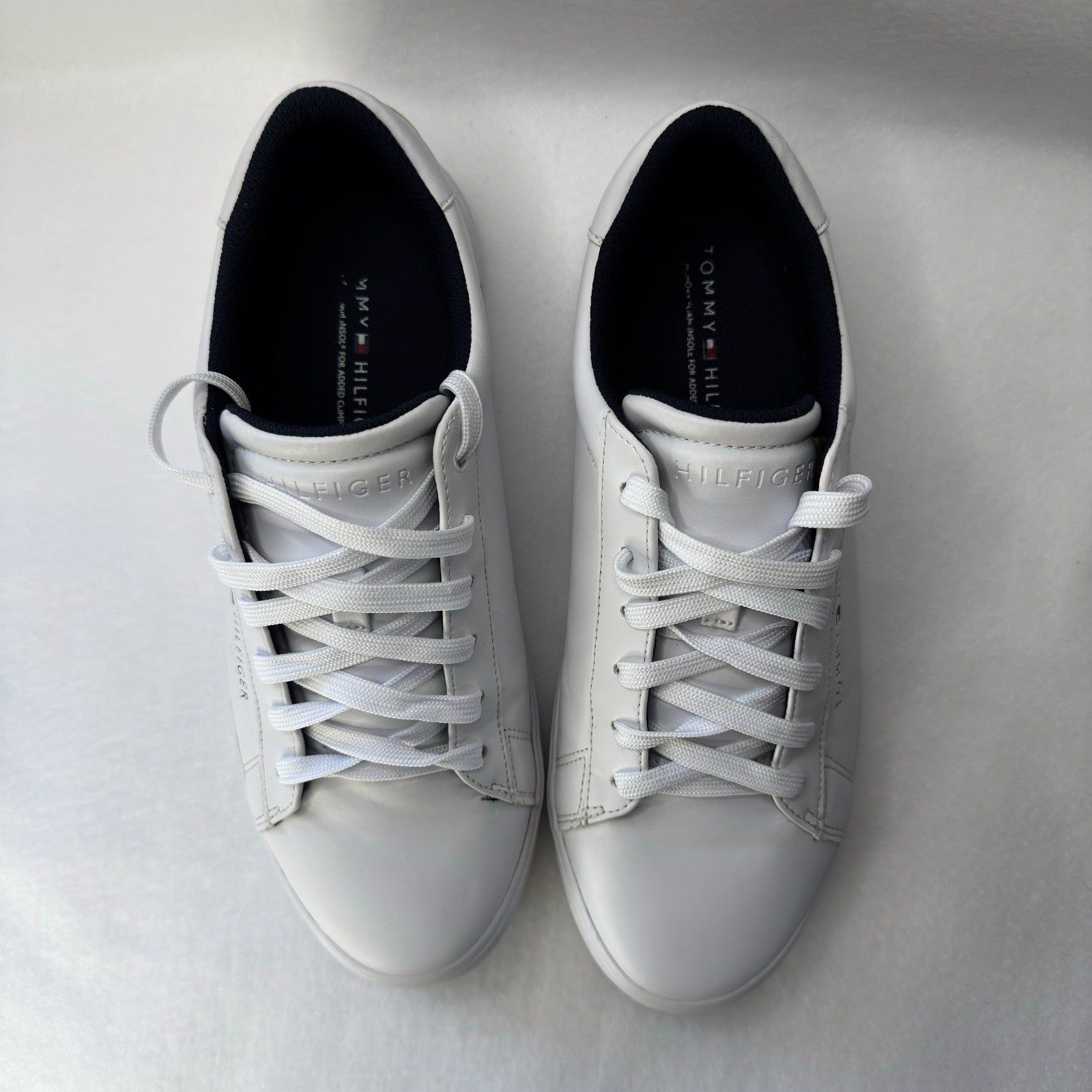 Tommy Hilfinger Men's White Sneakers/Athletic Shoes  Size 8.5 US