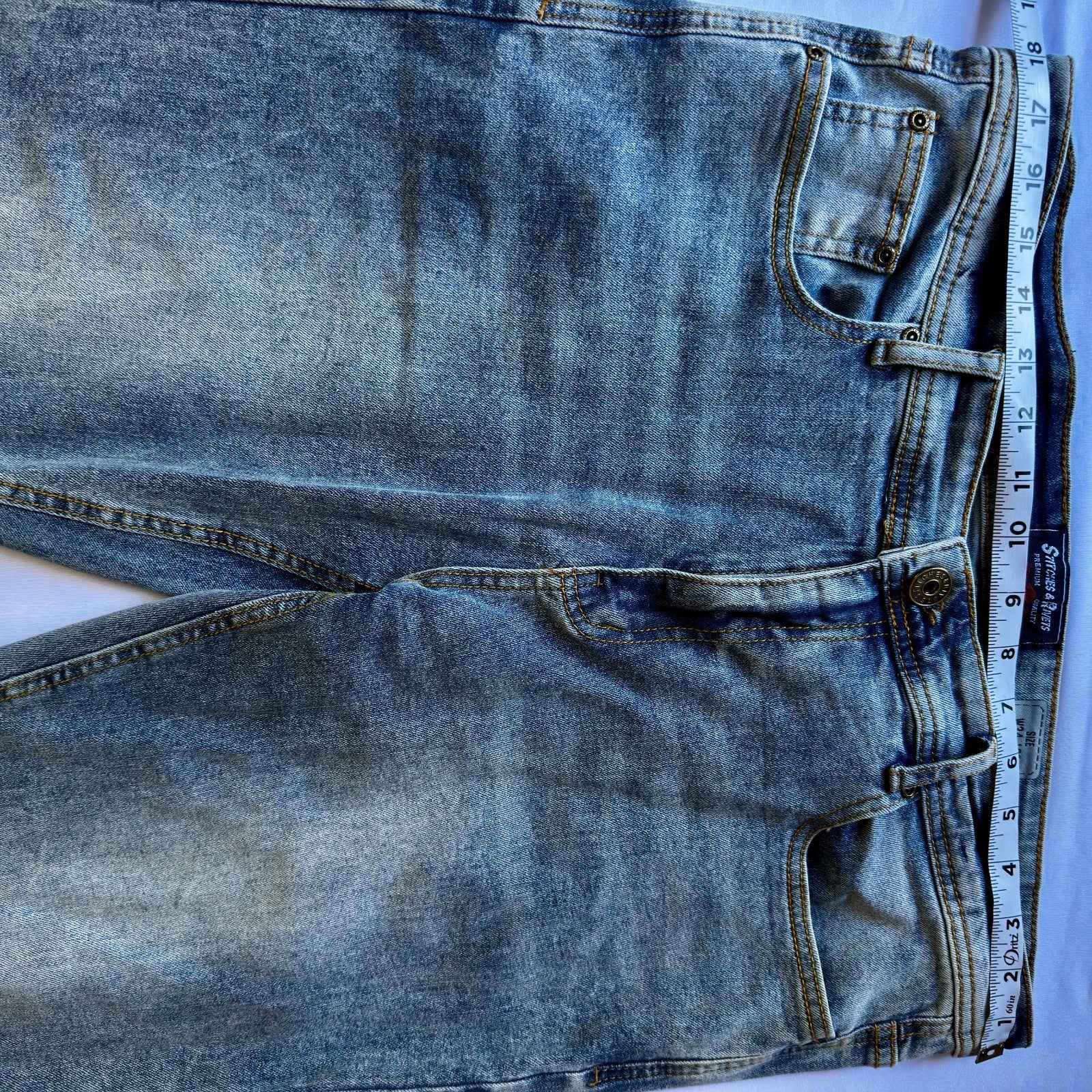 Stitches and Rivets Jeans Men's Size 34x32  Wash Blue Slim Mid Rise Denim