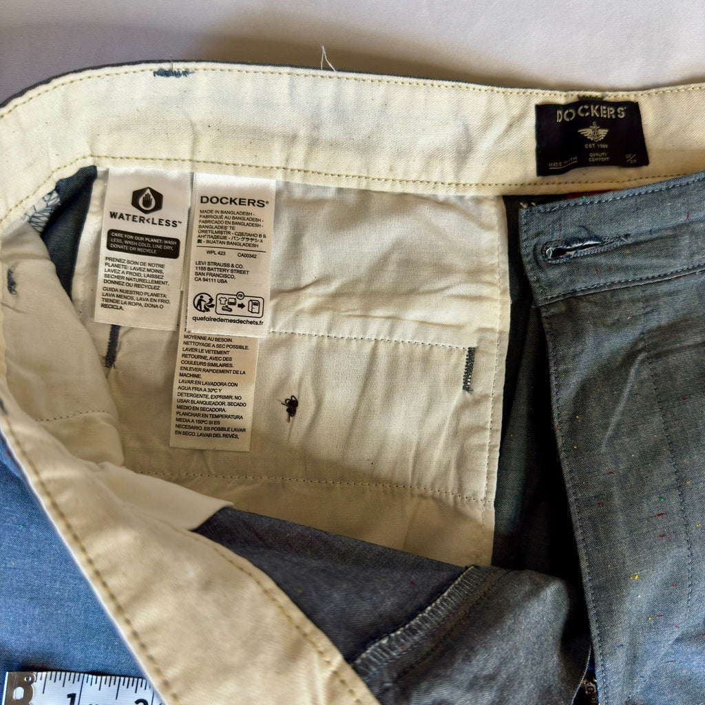 Dockers Shorts Men's Size 32 Gray Chino, 99% Cotton
