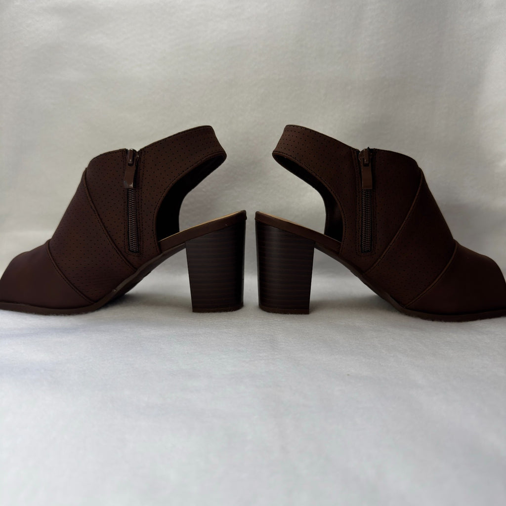 Top moda boots are stylish ankle boots perfect for summer and spring
