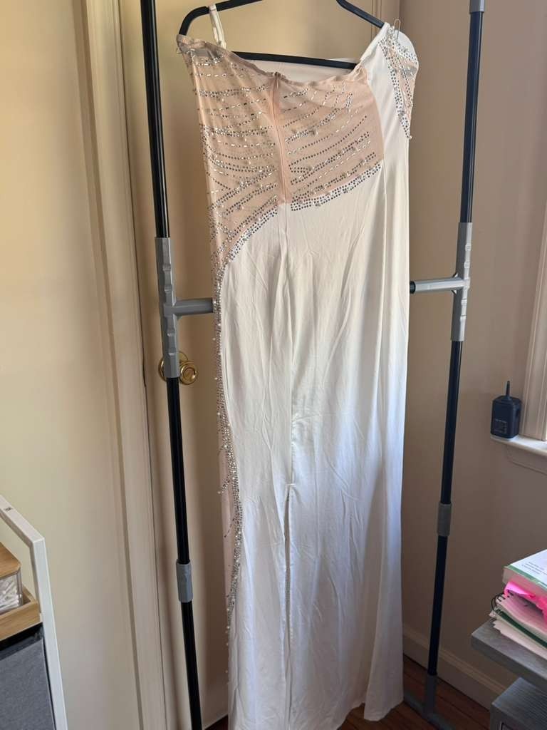 House oh Maguie Womens Occassion White dress Size XXL