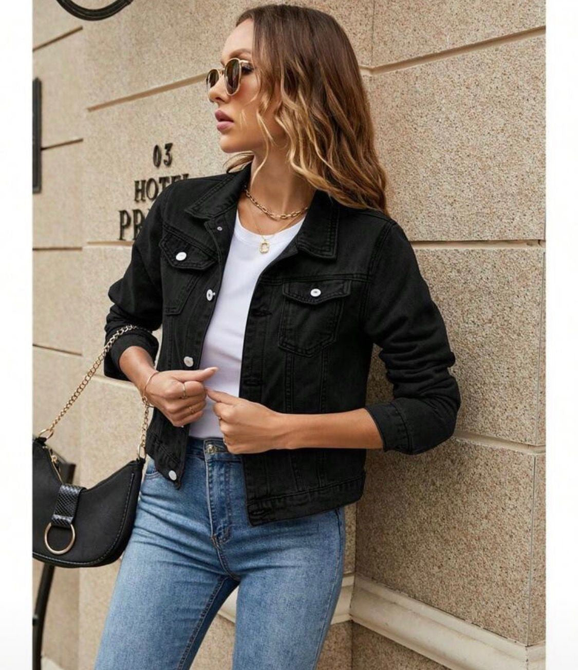 Women's Casual Fit Denim Jacket, Paired With Distressed Decorations Size L