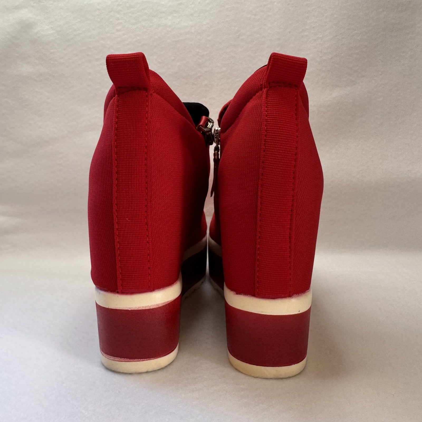 Woman's Platform Shoes With Hidden Height Increase Open Front size 7 us