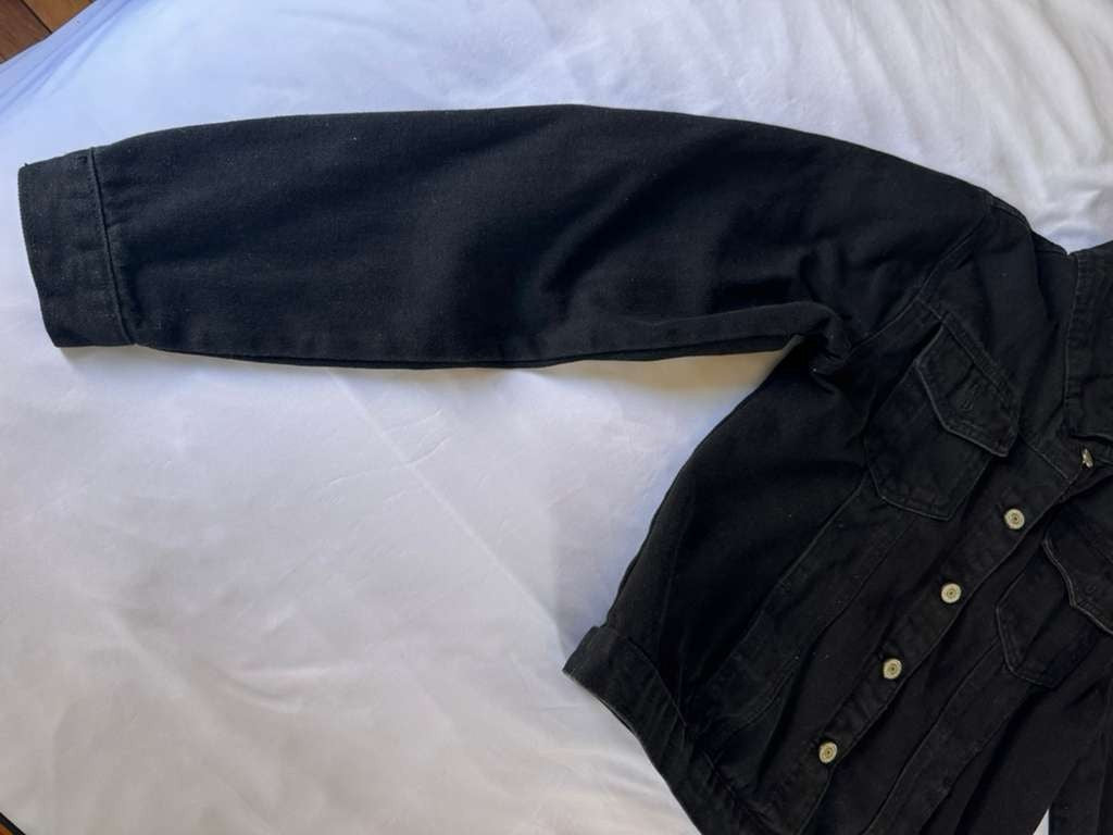 Women's Casual Fit Denim Jacket, Paired With Distressed Decorations Size L