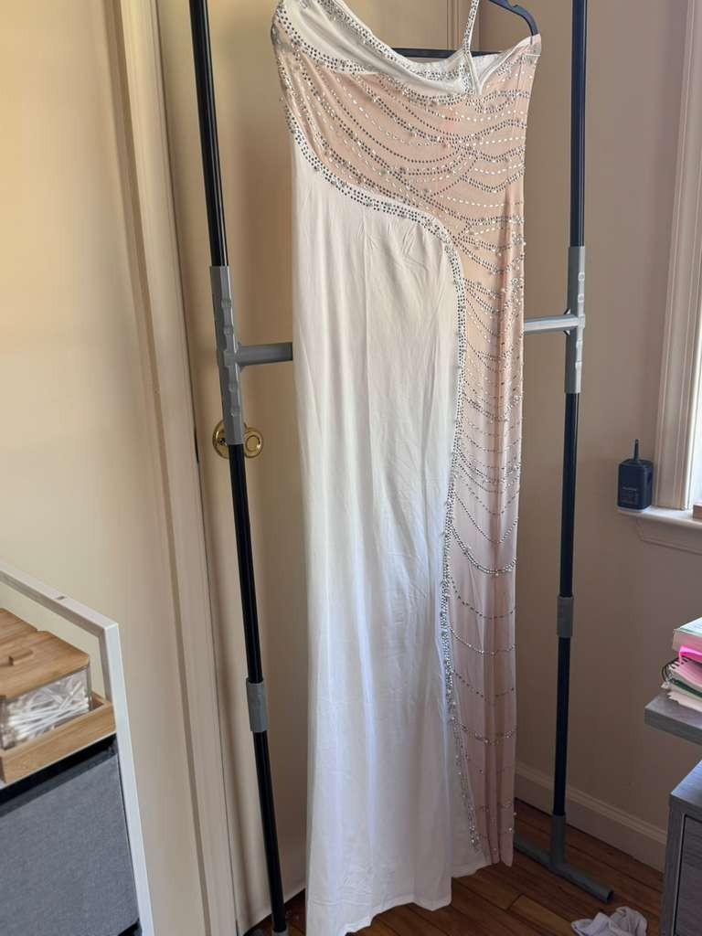 House oh Maguie Womens Occassion White dress Size XXL