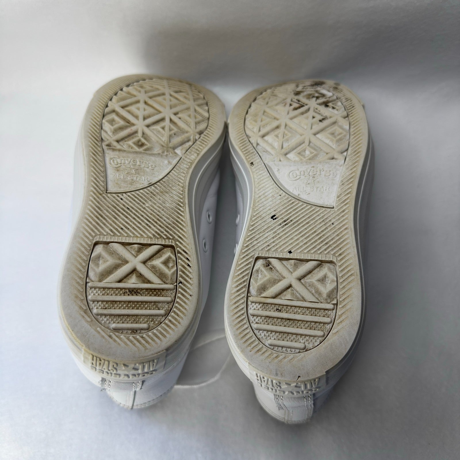 Converse Chuck Taylor All Star Leather Shoes White Size 7.5 US