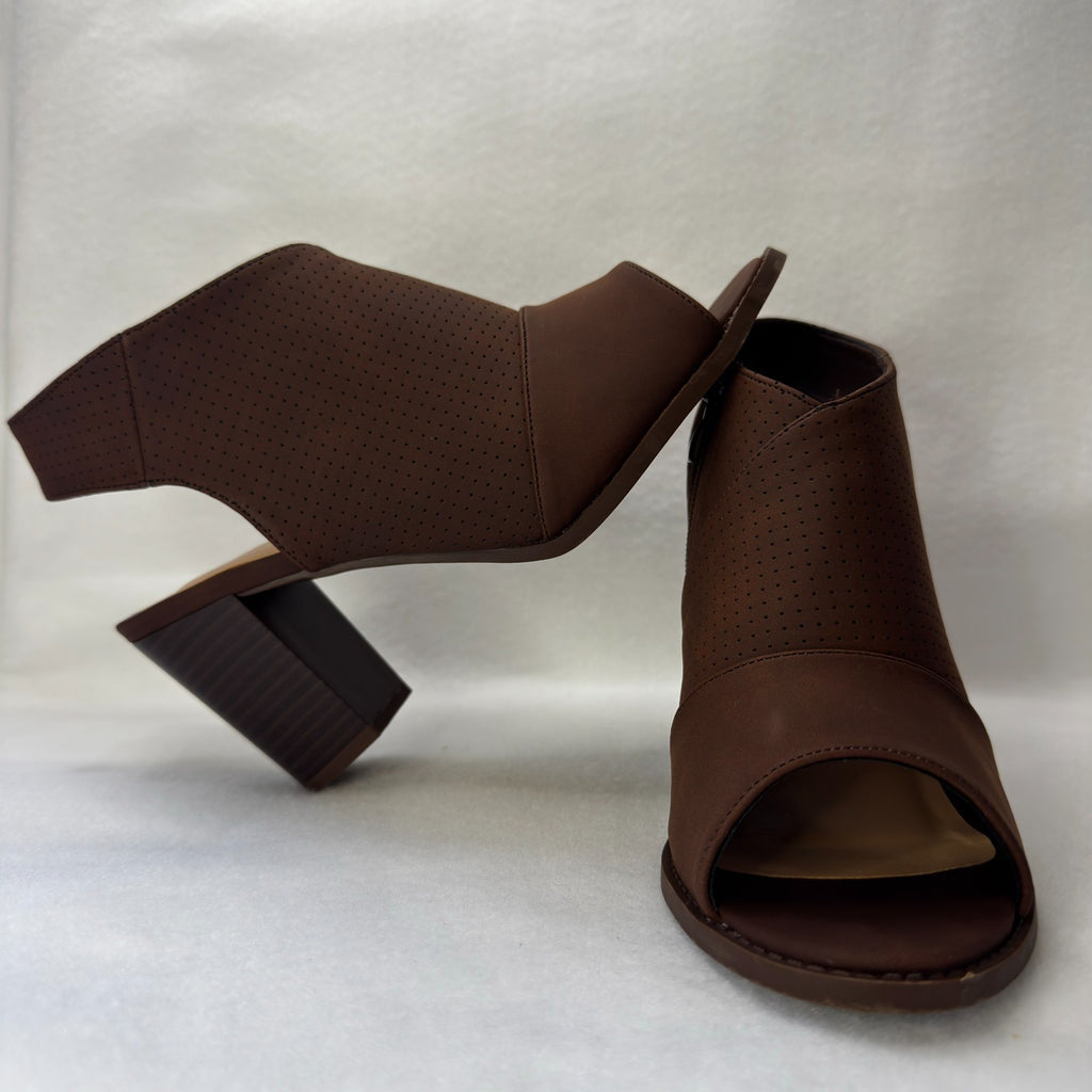 Top moda boots are stylish ankle boots perfect for summer and spring