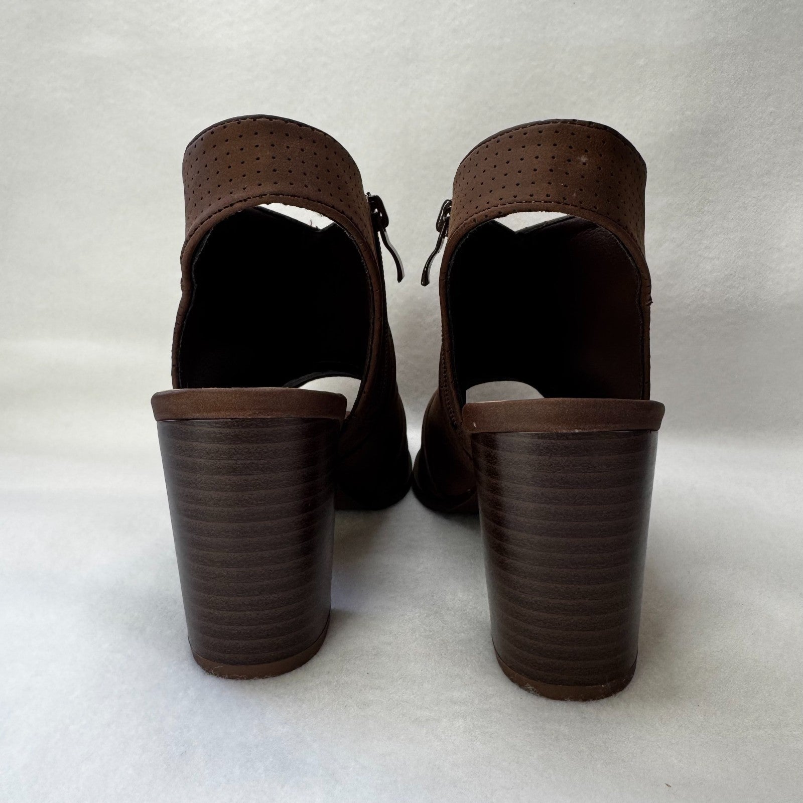Top moda boots are stylish ankle boots perfect for summer and spring