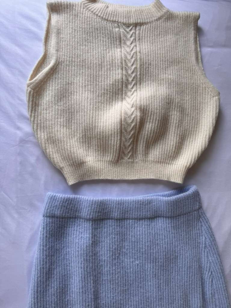 Winter Sleeveless Vest Paired with a Hight Waisted Slip Bodycon Skirt a Vintage