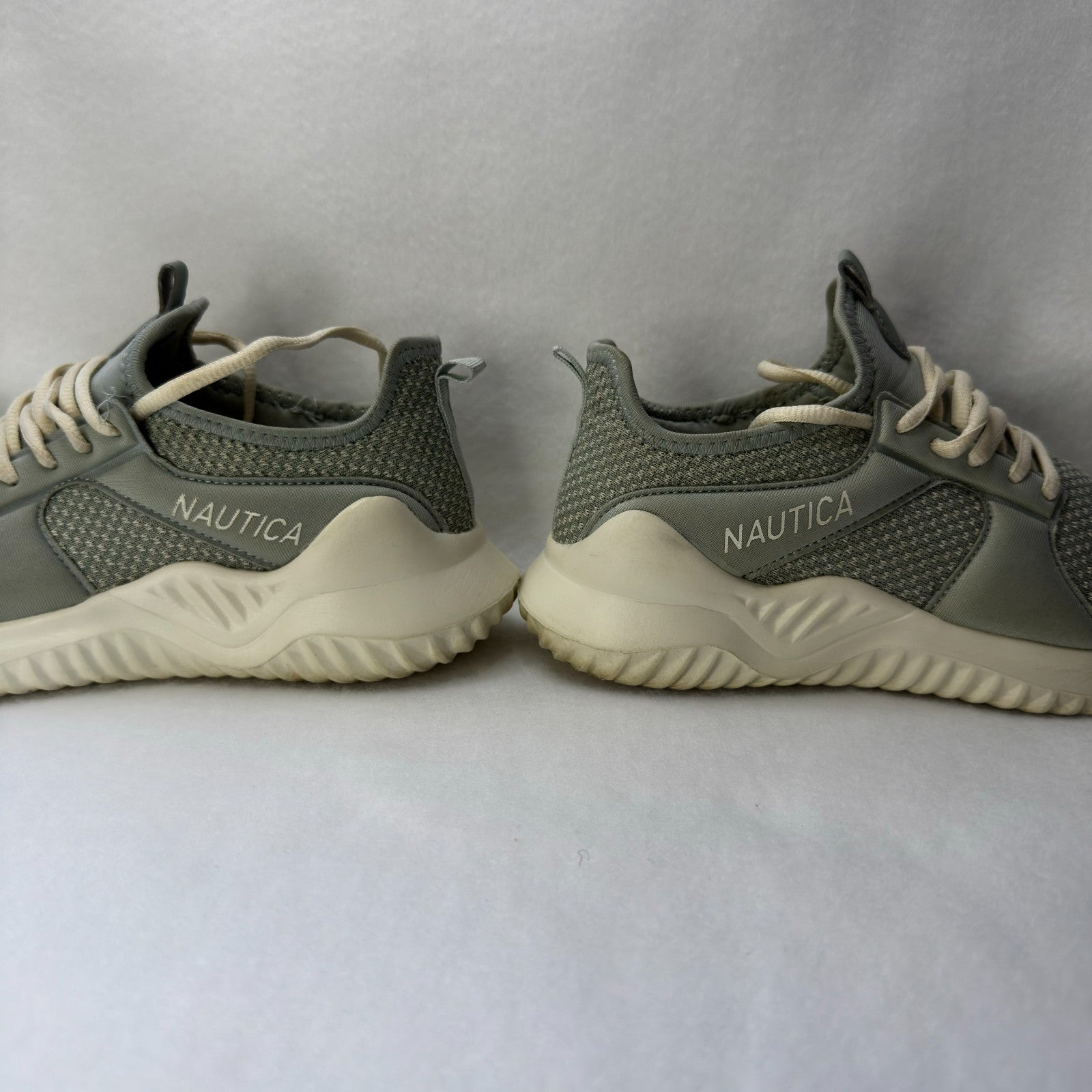 Nautica Gray Fashion Sneakers Lace Up Shoes Casual Lightweight Womens Size 8