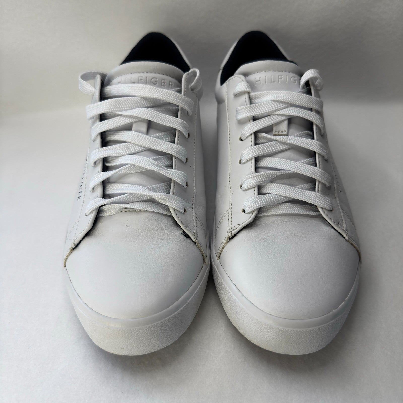 Tommy Hilfinger Men's White Sneakers/Athletic Shoes  Size 8.5 US