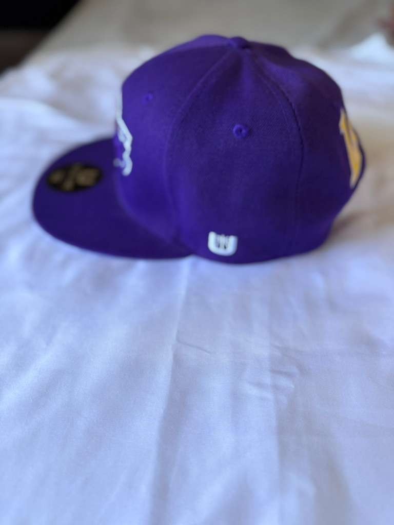 Los Angeles Lakers Cap Mens ULTRA GAME Snapback NBA Purple OSFM Official Hat NWT