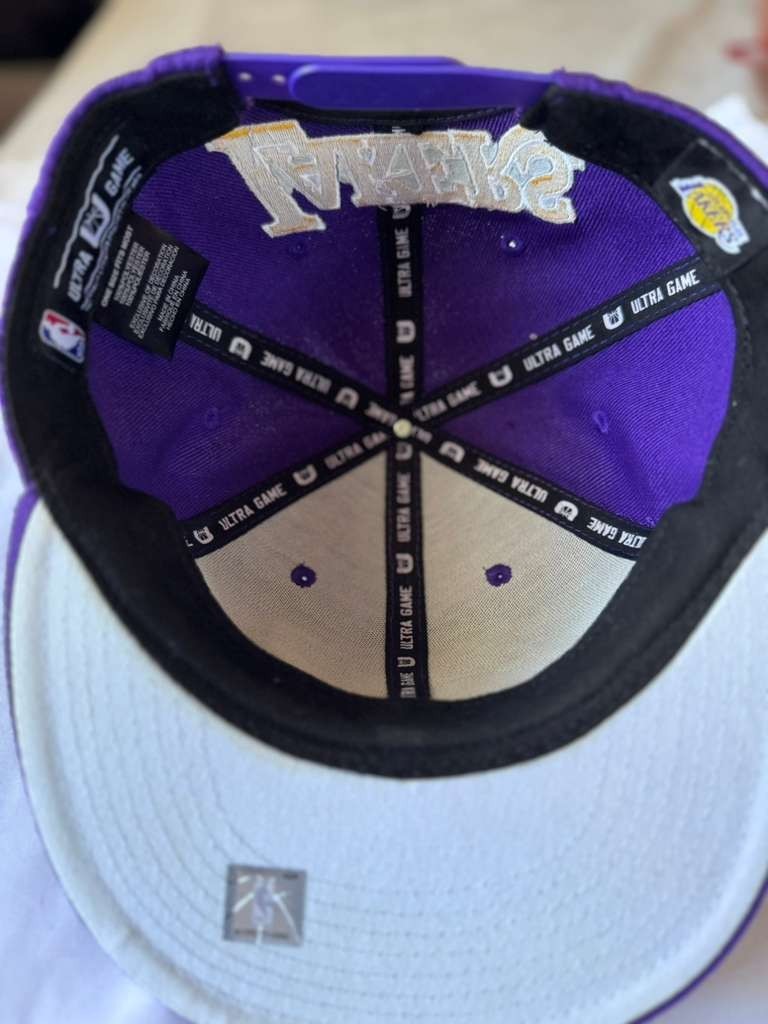 Los Angeles Lakers Cap Mens ULTRA GAME Snapback NBA Purple OSFM Official Hat NWT