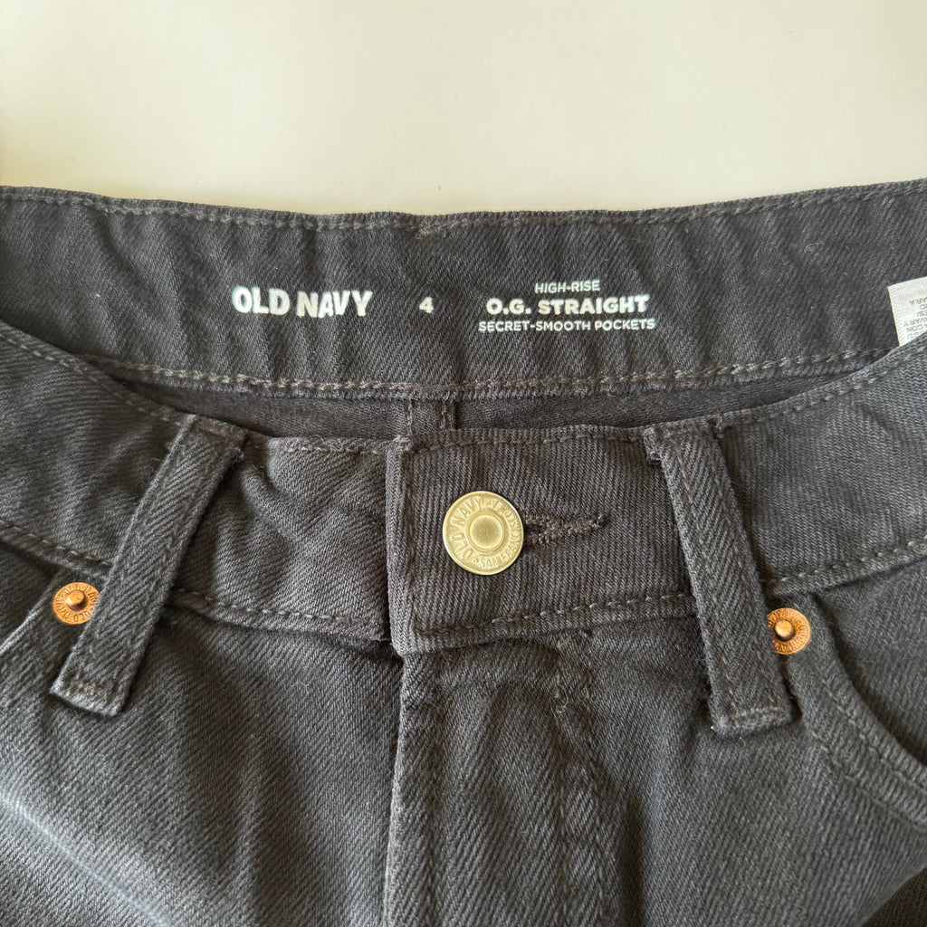 Old Navy Shorts Women's Size 4 ‘OG Straight’ High Rise Black Jean Denim Roll Hem