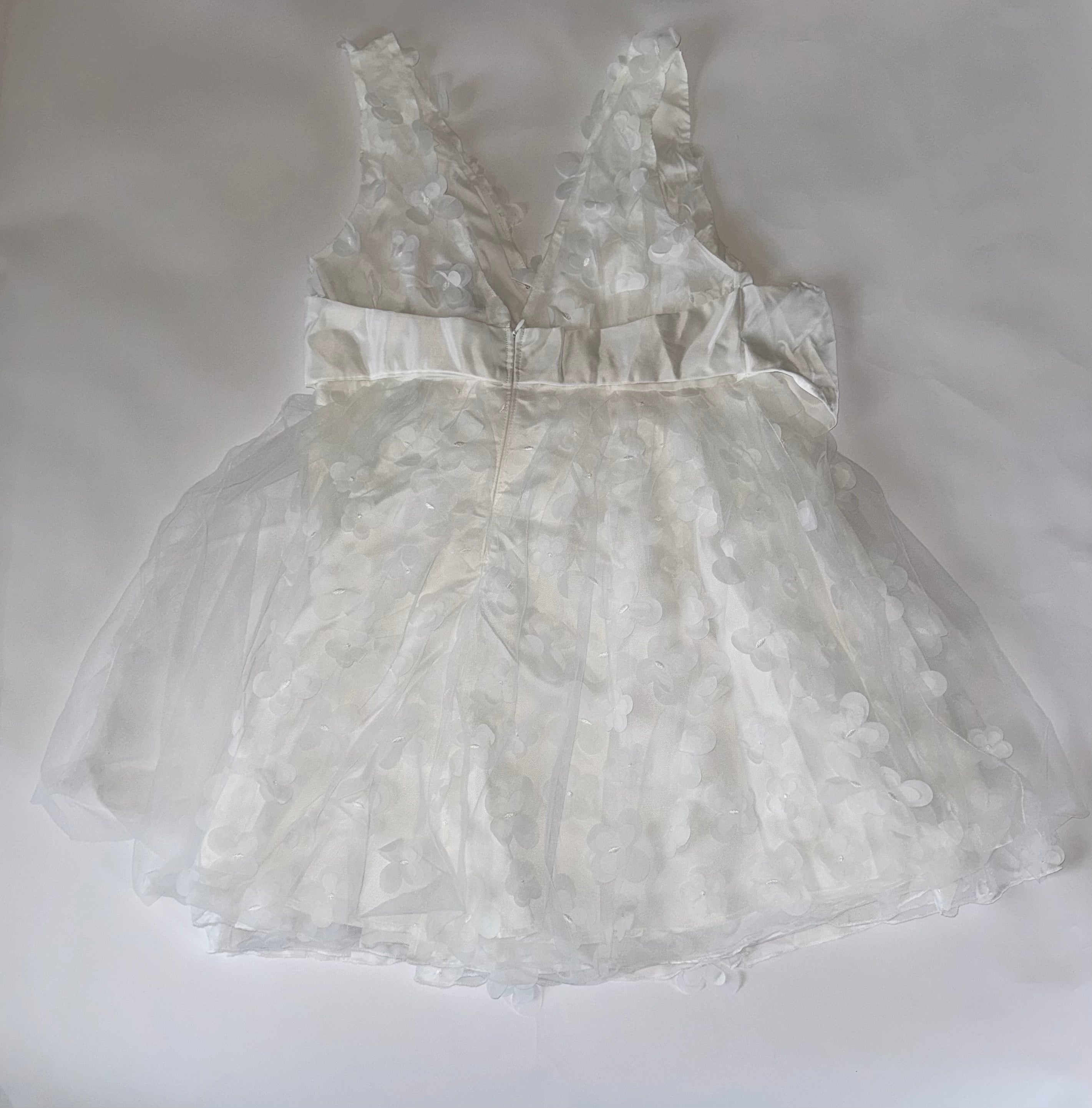 Wedding Dress White Tea-Lenght V- Neckline, Floral and Bow Waist Detail Size 1XL