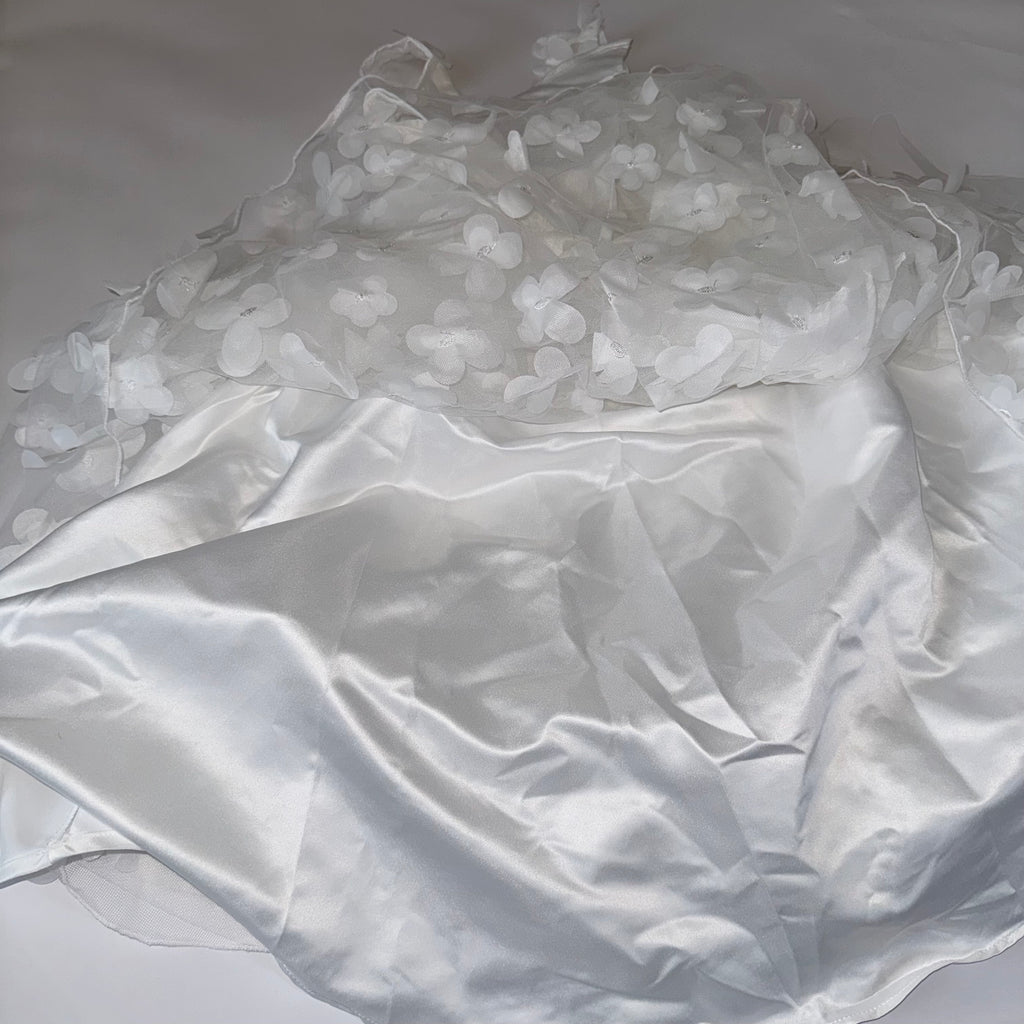 Wedding Dress White Tea-Lenght V- Neckline, Floral and Bow Waist Detail Size 1XL