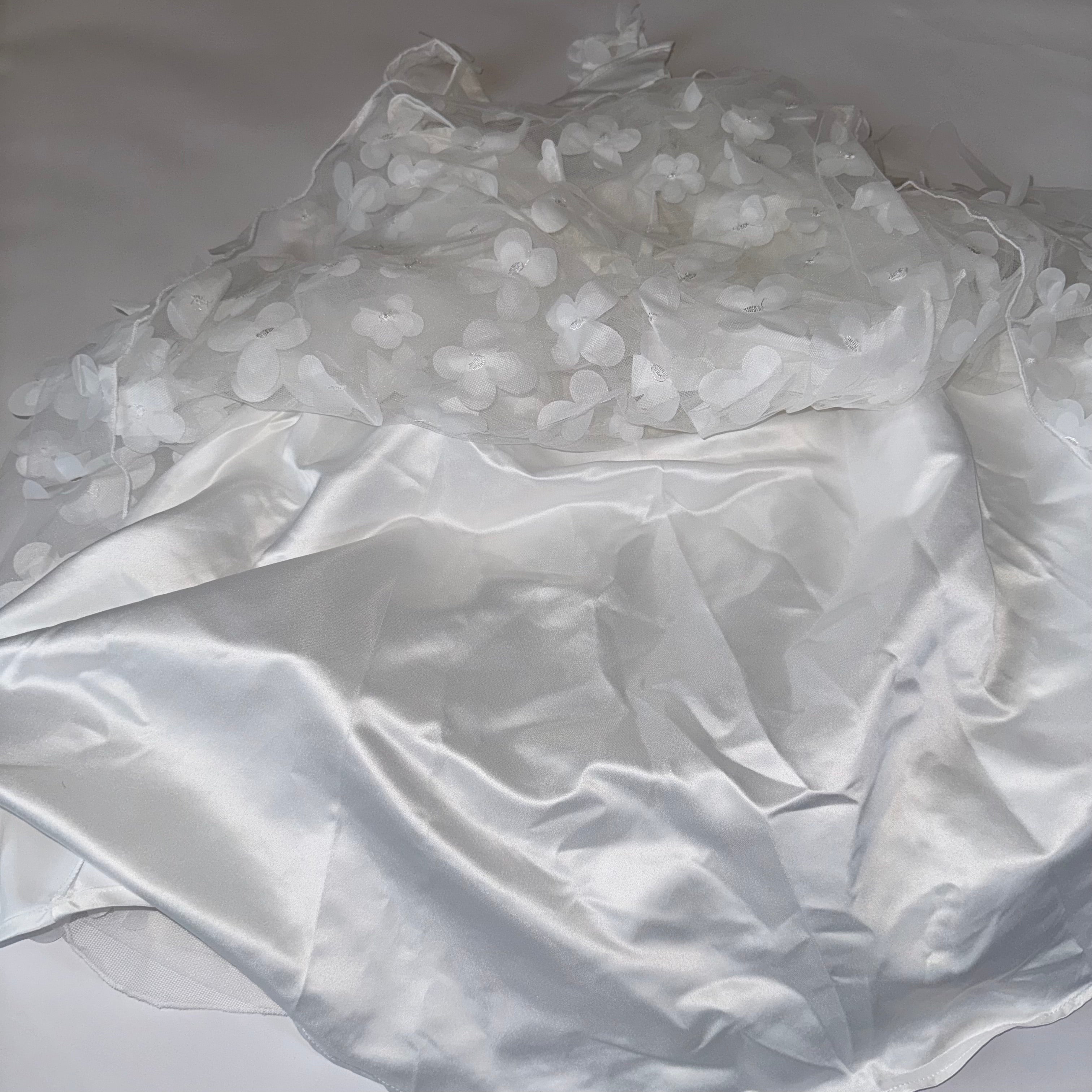 Wedding Dress White Tea-Lenght V- Neckline, Floral and Bow Waist Detail Size 1XL