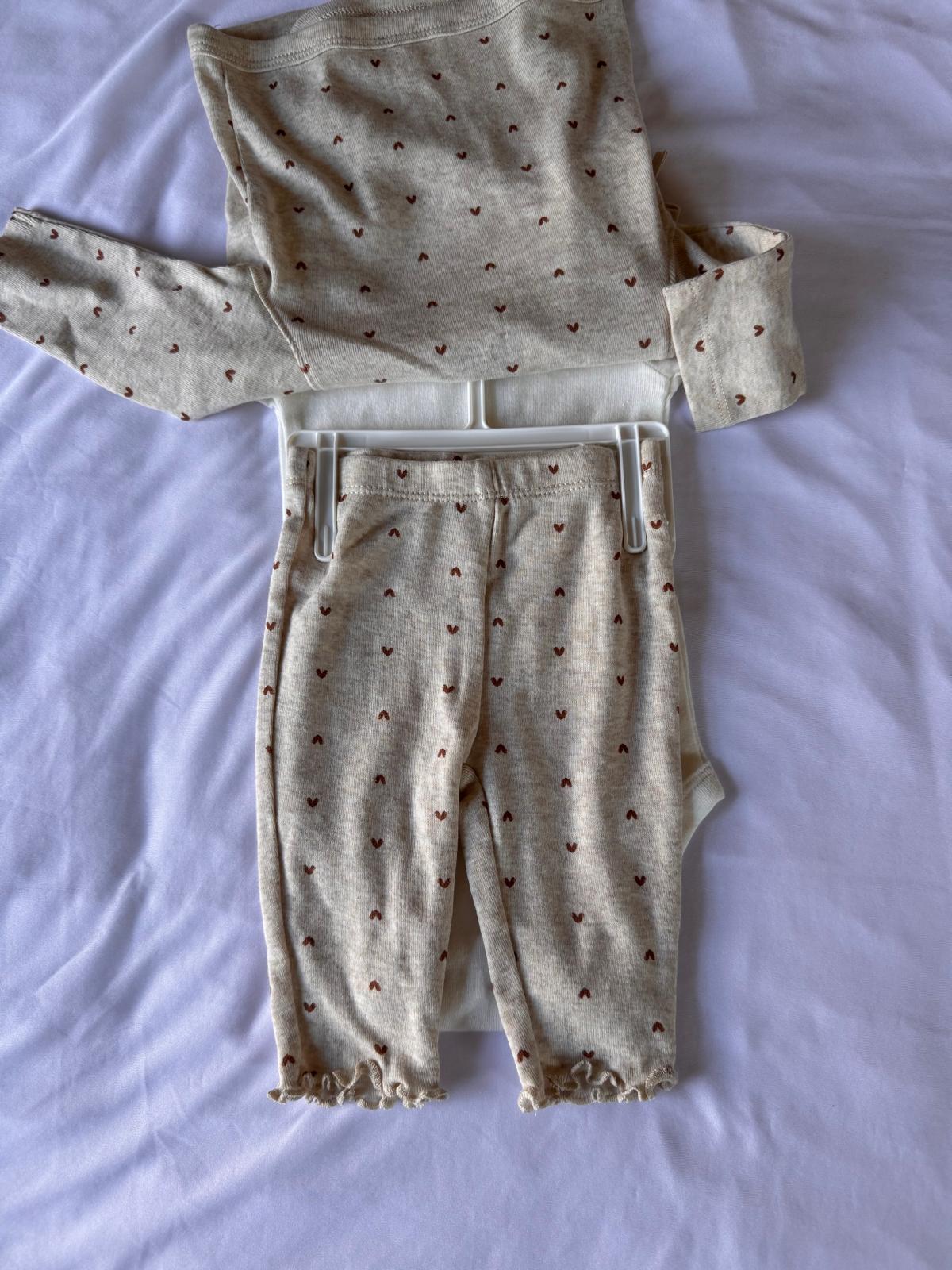 Carter's Newborn 3-Pieces Kimono, Pant and Bodysuit set Cream 3 M