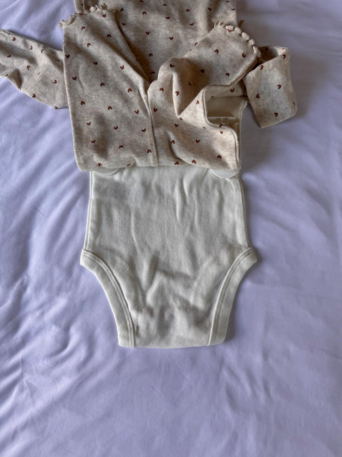 Carter's Newborn 3-Pieces Kimono, Pant and Bodysuit set Cream 3 M