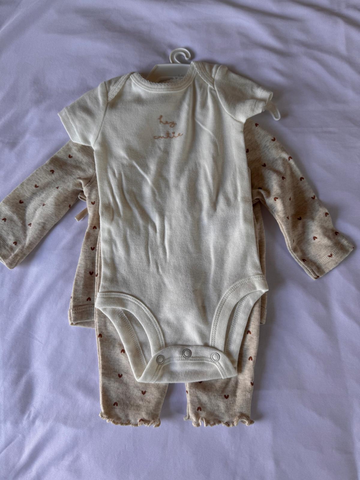 Carter's Newborn 3-Pieces Kimono, Pant and Bodysuit set Cream 3 M