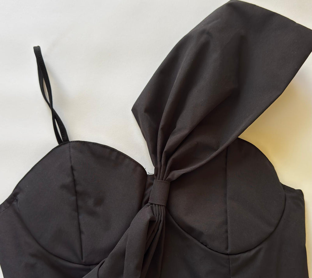 Chiquease Big Bow Front Shirred Black Crop Cami Top,Size L