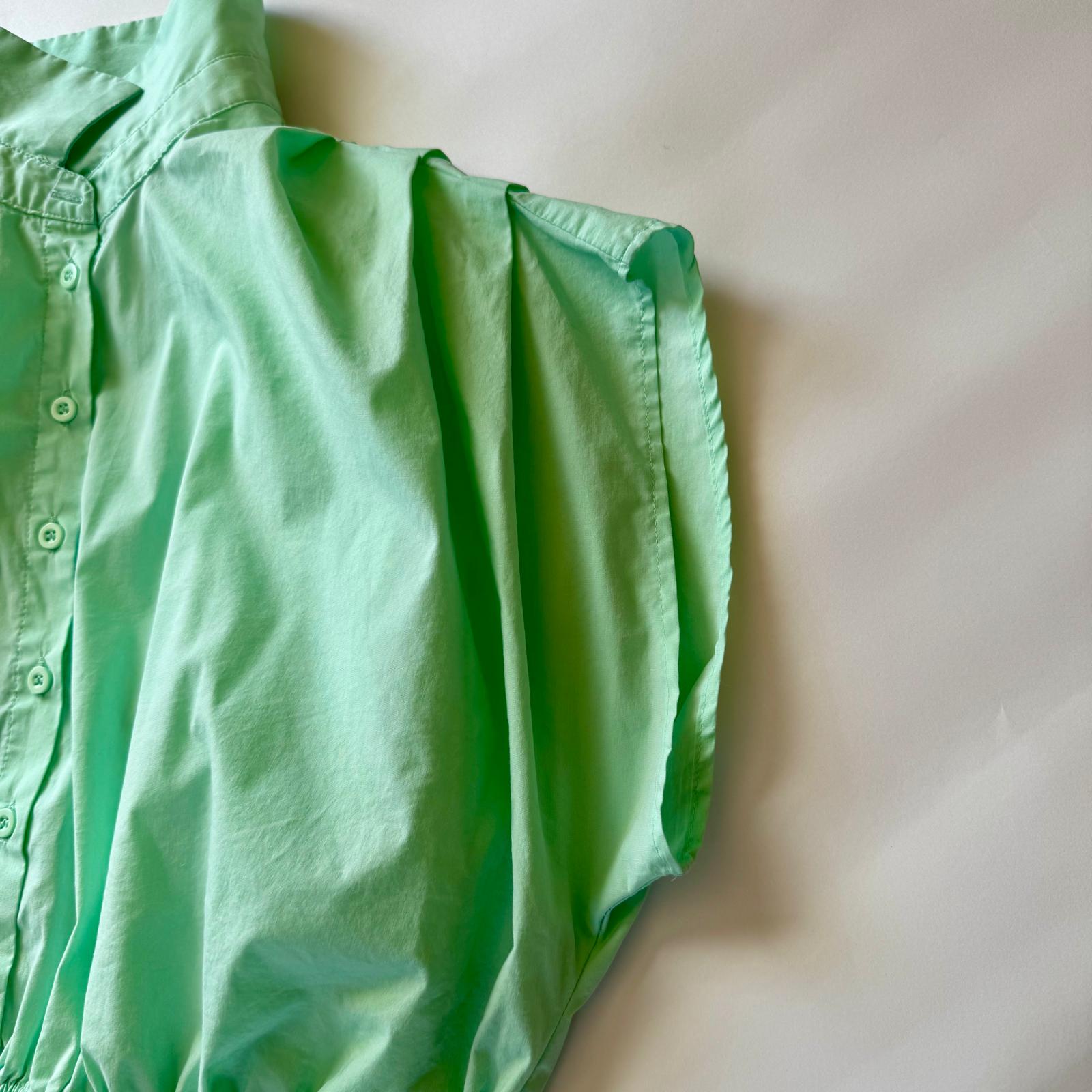 Forever 21 Short-Sleeve Button Blouse Light green,Elasticized Waistband, Size L