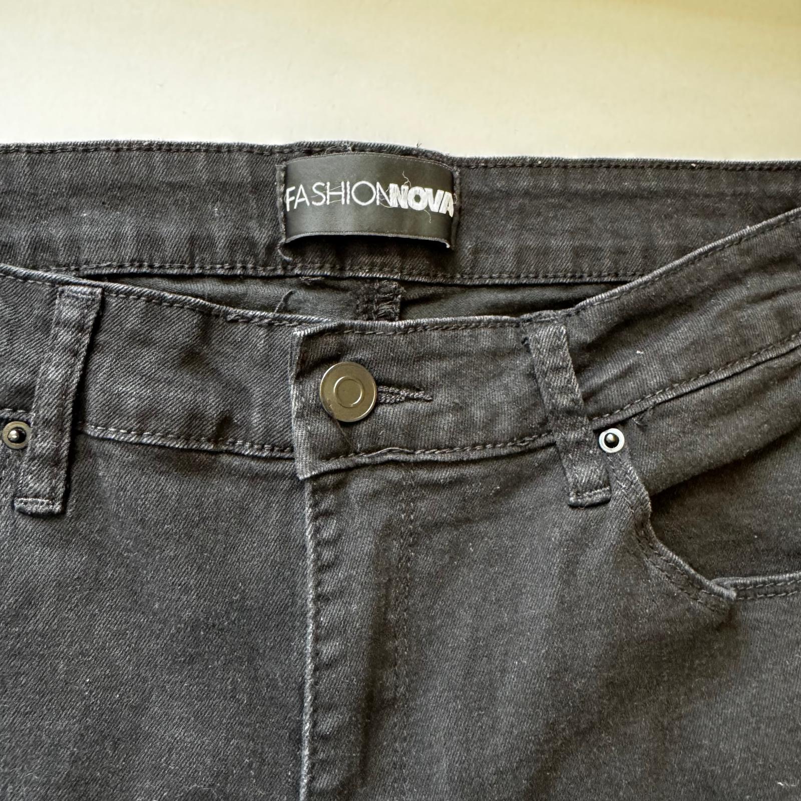Fashion Nova Jeans Women Size 13 Black Skinny Distressed Stretch, Style P9723B