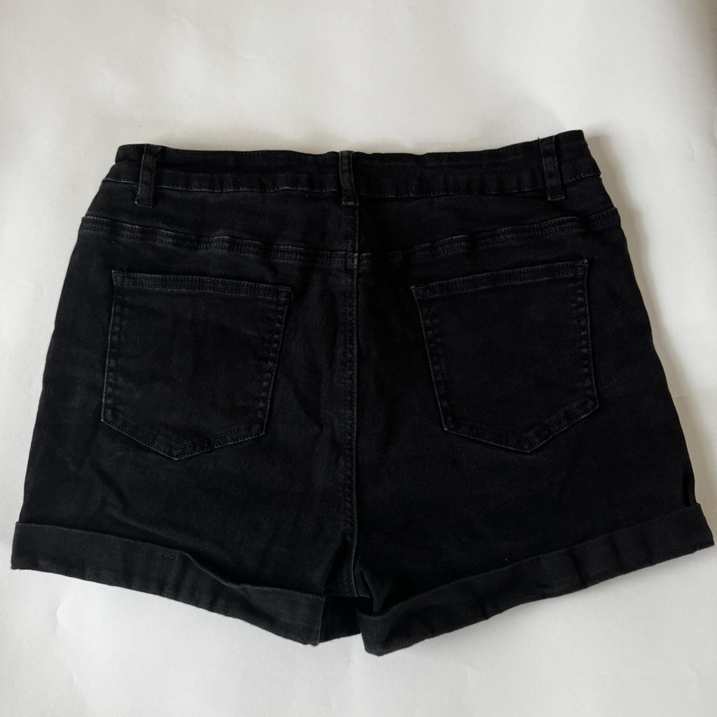 Women's Solid Regular 5 Pocket Dark Wash Black Cuffed Denim Shorts Size XL