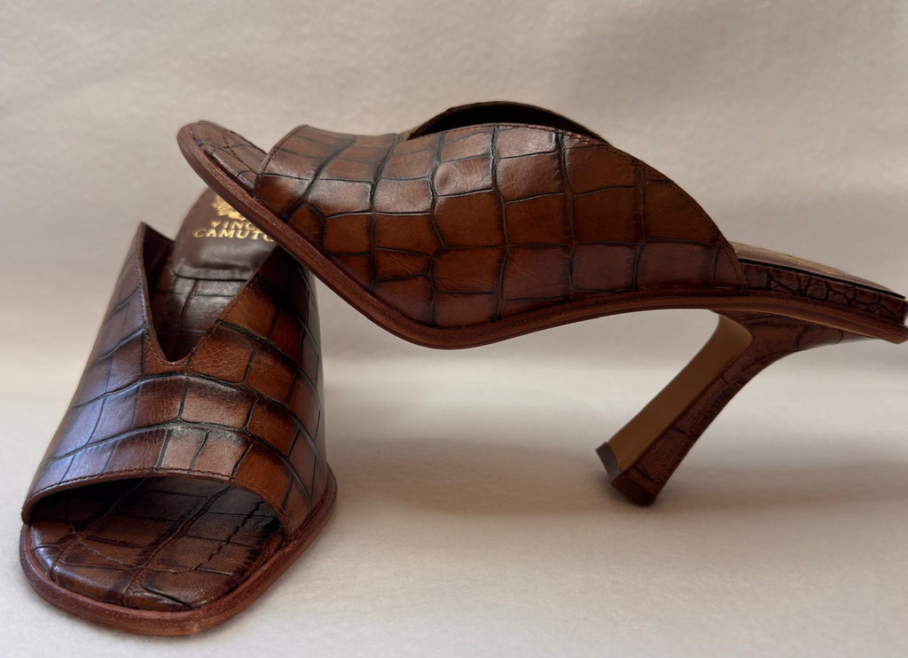 Vince Camuto Mershid brown Croc Embossed Leather Mule Hell Woman 8 New